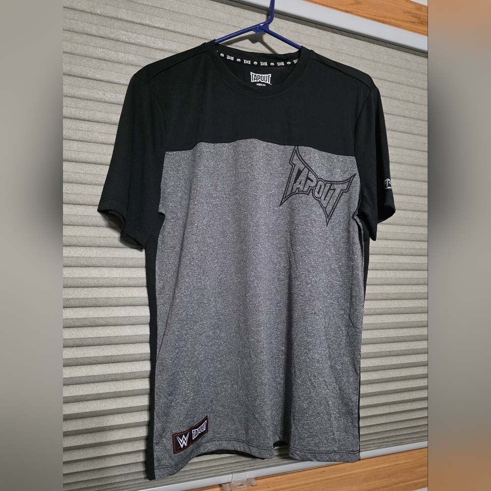Tapout Men's Black and Gray Short Sleeve Tee